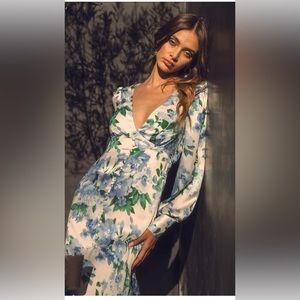 Line & Dot
Lisette Floral Long-Sleeve Maxi Dress